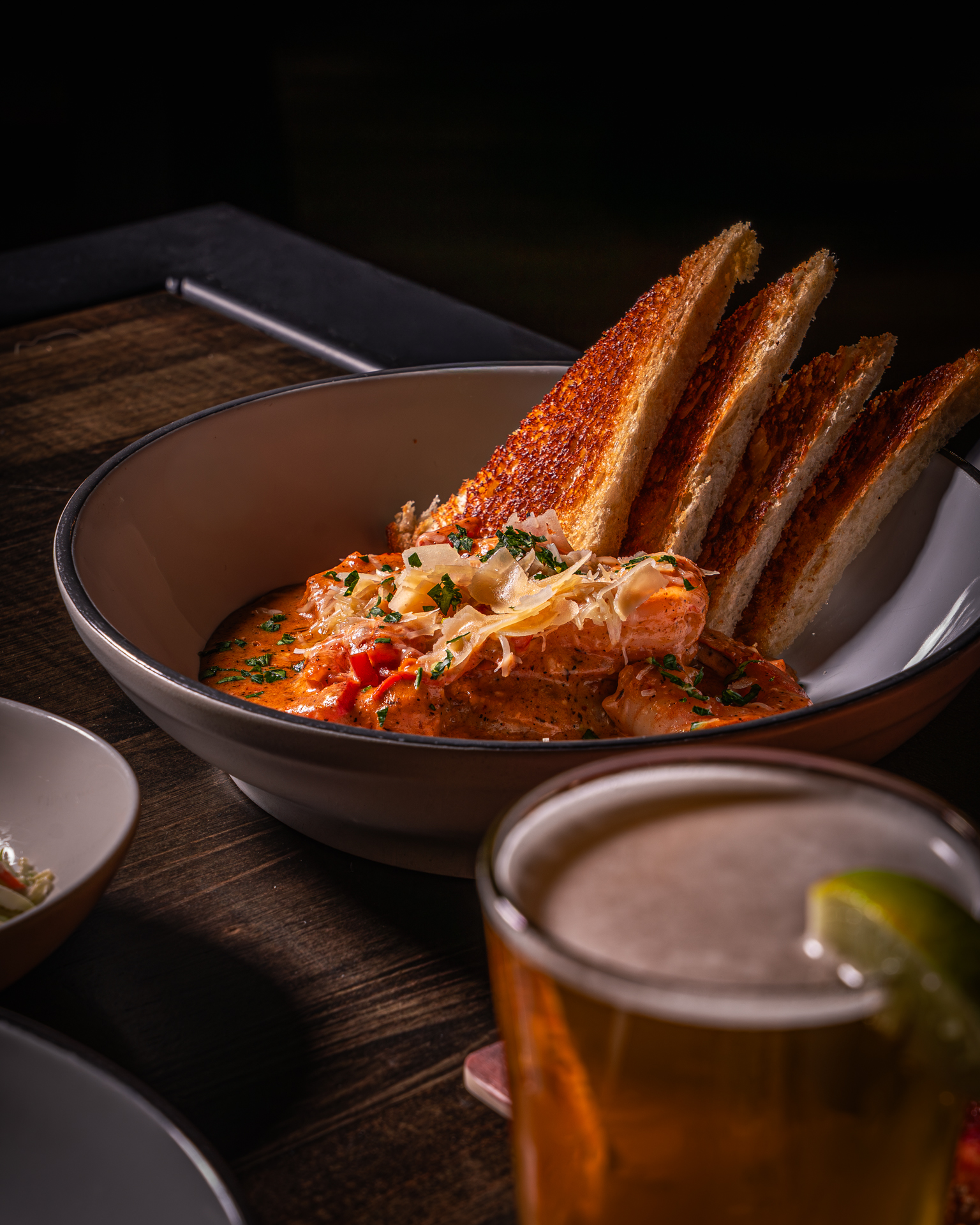 Smoked ribs platter at Hendo's Barrel House — restaurant content creation